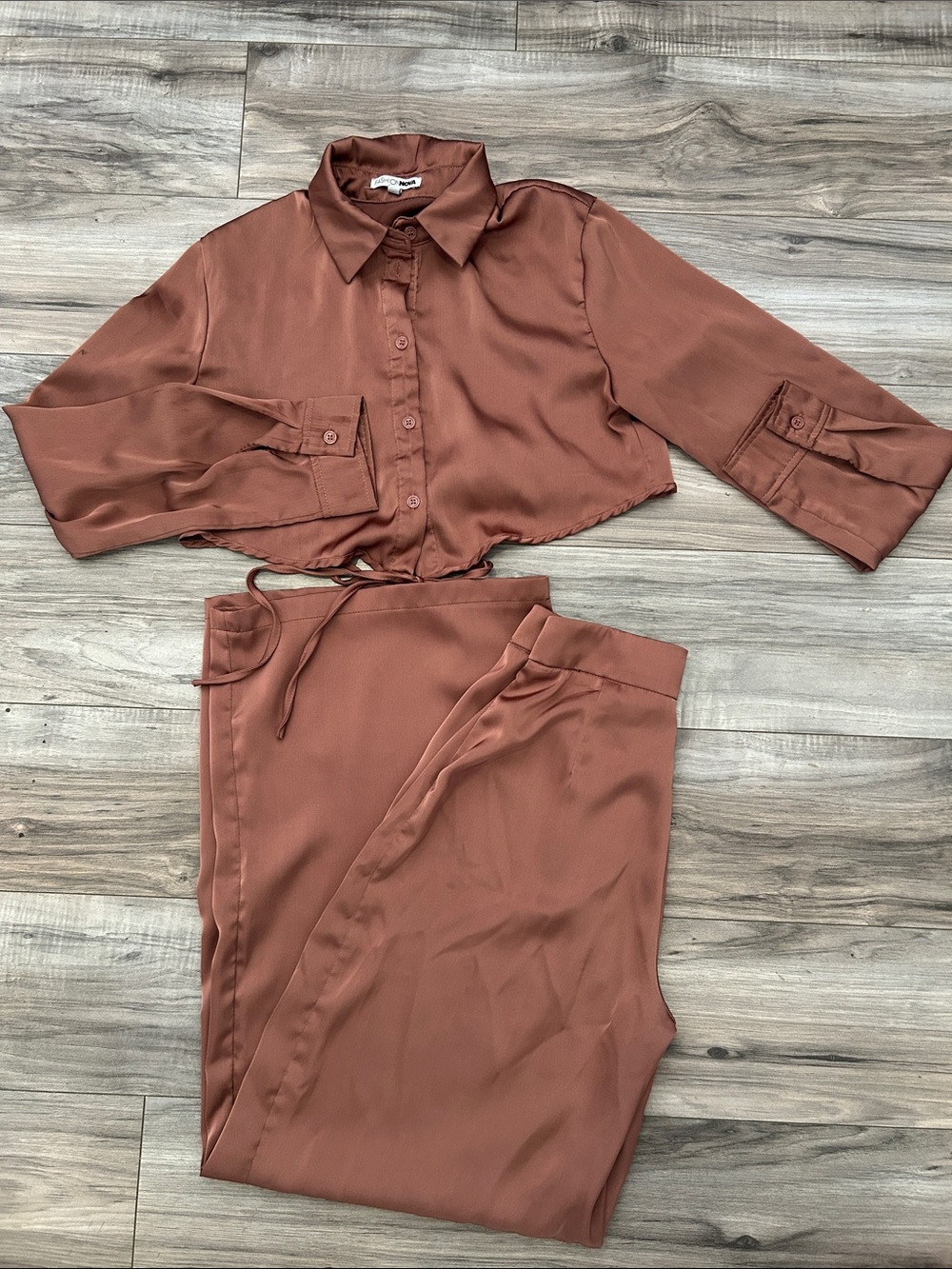 Fashion Nova Rust PinkSatin Wide-Leg Pants with Cropped Button Shirt Set XS